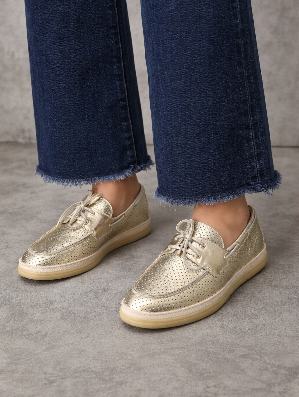 Dolce Vita Loafers 10 Platinum Gold Leather Doris Perforated Metallic New $140 - Picture 1 of 16